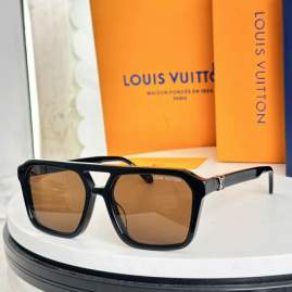 Picture of Louis Vuitton Sunglasses _SKUfw76720997fw